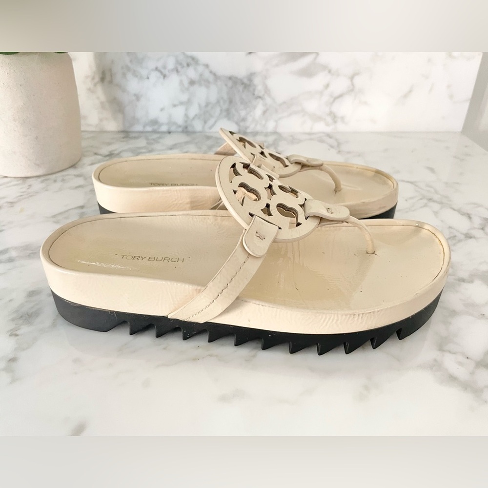 Tory Burch Miller Cloud Lug Sandals Size 8 Cream - Picture 2 of 11